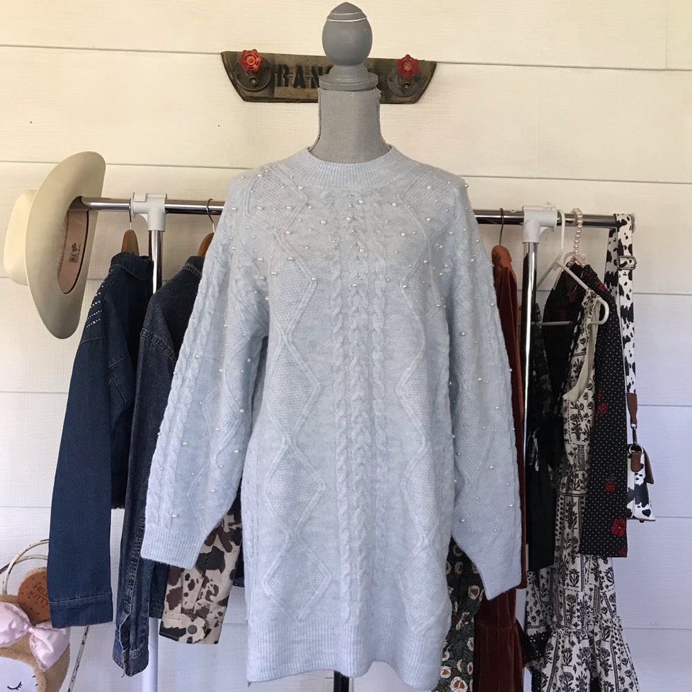 Francesca’s NWOT knitted pearl long sleeve sweater dress